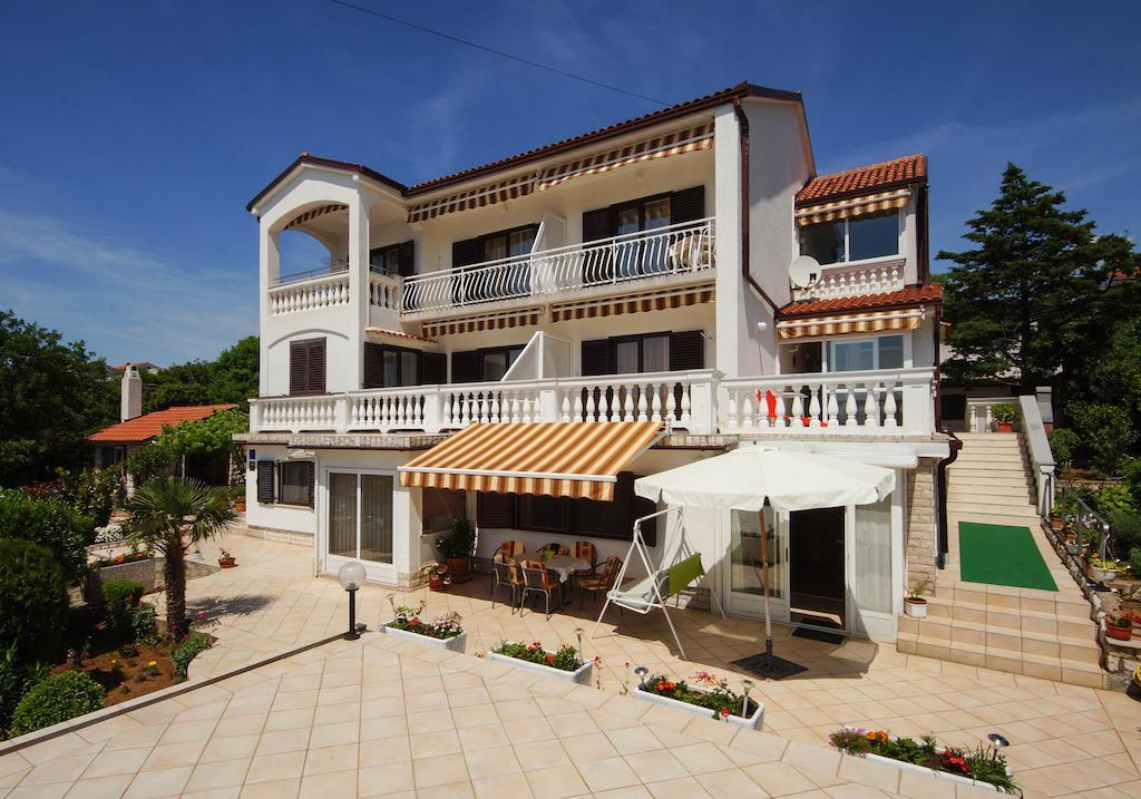Apartments Lina Novi Vinodolski Exterior foto